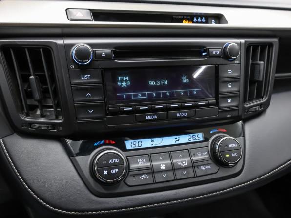 Toyota RAV4 IV (XA40) Рестайлинг с пробегом 2018 года, цена 2 149 000 рублей, 143410 км, внедорожник, Автокод Объявления