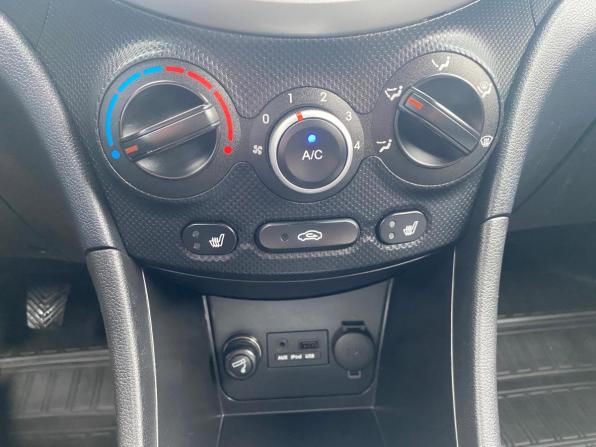 Hyundai Solaris I с пробегом 2012 года, цена 699 000 рублей, 121750 км, хэтчбек, Автокод Объявления