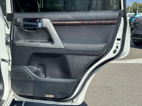 Toyota Land Cruiser 200 Series Рестайлинг 1 с пробегом 2013 года, цена 3 299 000 рублей, 180605 км, внедорожник, Автокод Объявления