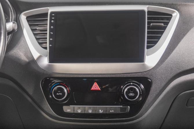 Hyundai Solaris II с пробегом 2019 года, цена 1 359 000 рублей, 150000 км, седан, Автокод Объявления