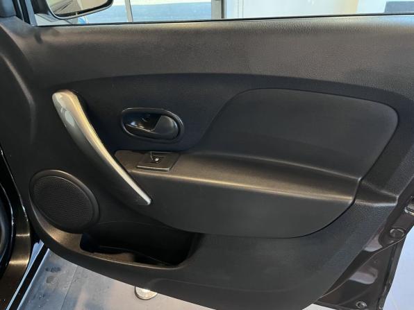 Renault Logan II с пробегом 2018 года, цена 650 000 рублей, 196677 км, седан, Автокод Объявления