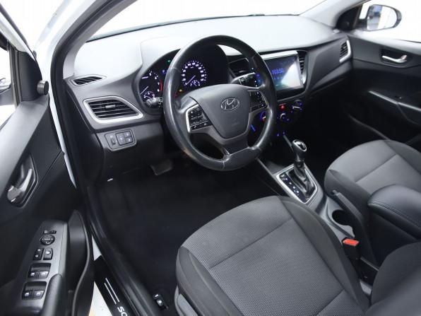 Hyundai Solaris II с пробегом 2017 года, цена 1 230 000 рублей, 141700 км, седан, Автокод Объявления