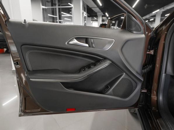 Mercedes-Benz GLA I (X156) Рестайлинг с пробегом 2017 года, цена 2 550 000 рублей, 90705 км, внедорожник, Автокод Объявления