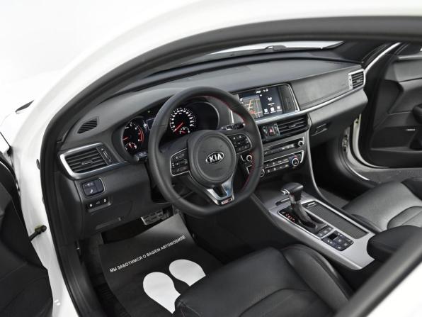 Kia Optima IV с пробегом 2017 года, цена 1 749 000 рублей, 178000 км, седан, Автокод Объявления