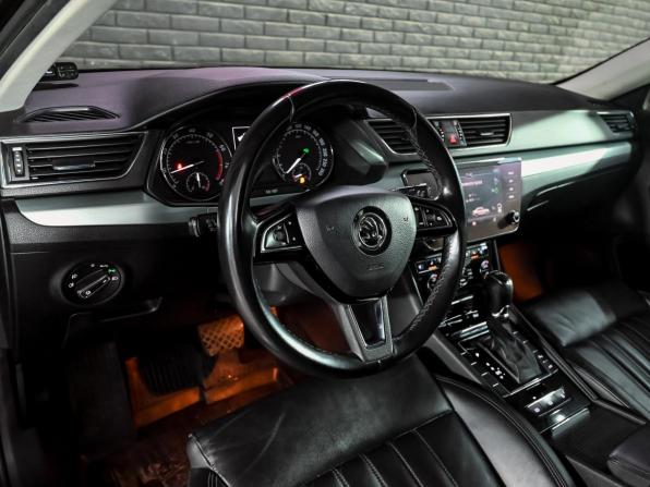 Skoda Superb III с пробегом 2018 года, цена 1 370 000 рублей, 276842 км, лифтбек, Автокод Объявления