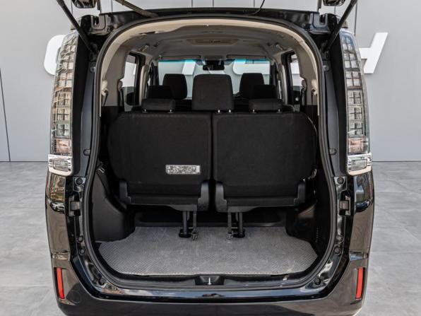 Toyota Voxy III (R80) с пробегом 2017 года, цена 1 750 000 рублей, 158887 км, минивэн, Автокод Объявления