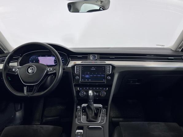 Volkswagen Passat B8 с пробегом 2017 года, цена 2 120 000 рублей, 134851 км, седан, Автокод Объявления
