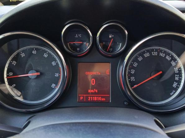Opel Astra J Рестайлинг с пробегом 2012 года, цена 720 000 рублей, 211813 км, седан, Автокод Объявления