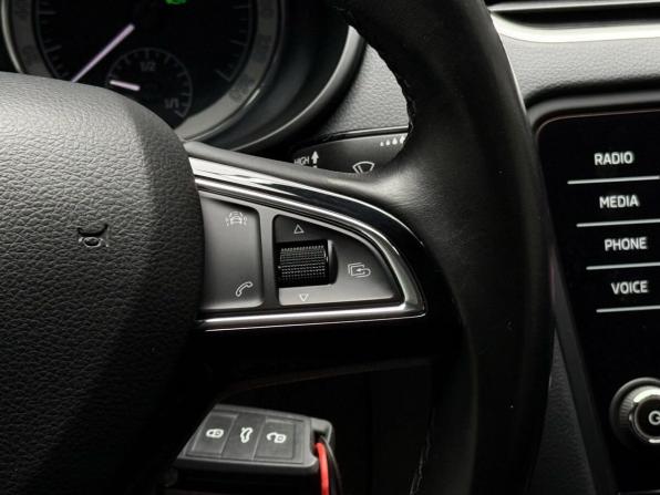 Skoda Octavia III (A7) Рестайлинг с пробегом 2017 года, цена 1 849 000 рублей, 141441 км, лифтбек, Автокод Объявления