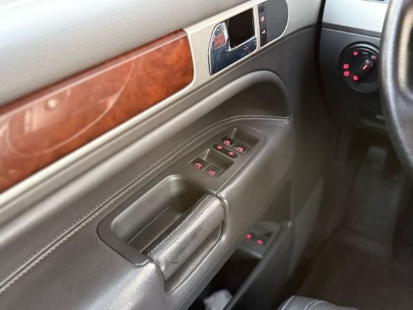 Volkswagen Touareg I Рестайлинг с пробегом 2008 года, цена 1 250 000 рублей, 319800 км, внедорожник, Автокод Объявления