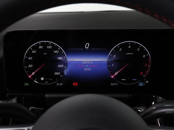 Mercedes-Benz GLA II (H247) Рестайлинг с пробегом 2025 года, цена 6 137 010 рублей, 3656 км, внедорожник, Автокод Объявления