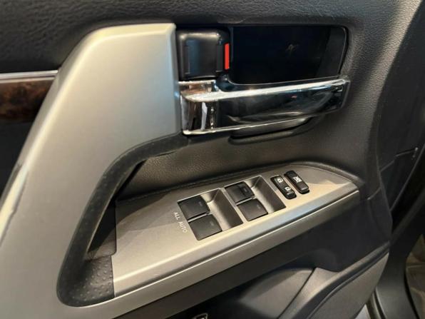 Toyota Land Cruiser 200 Series Рестайлинг 1 с пробегом 2013 года, цена 3 630 000 рублей, 221571 км, внедорожник, Автокод Объявления