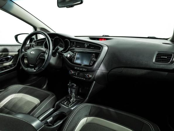 Kia Ceed II Рестайлинг с пробегом 2017 года, цена 1 429 777 рублей, 124261 км, хэтчбек, Автокод Объявления