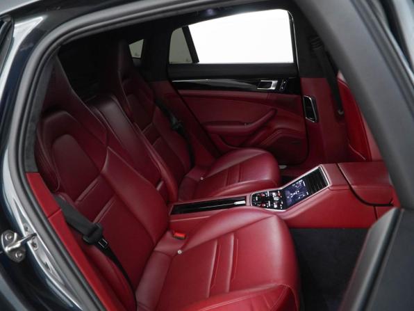 Porsche Panamera II с пробегом 2017 года, цена 6 448 900 рублей, 113366 км, лифтбек, Автокод Объявления