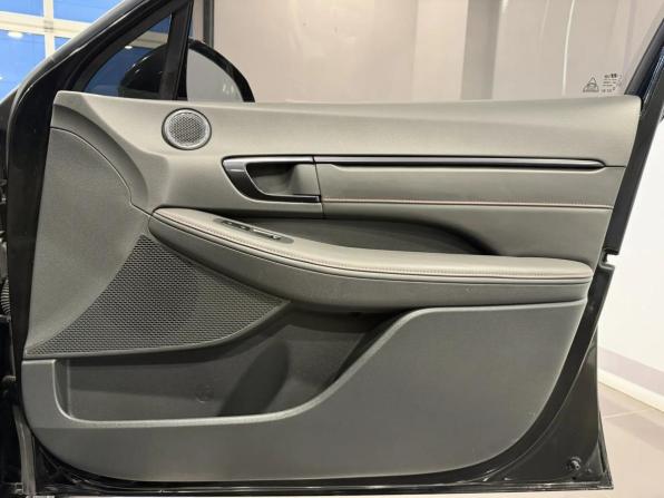 Hyundai Sonata VIII (DN8) Рестайлинг с пробегом 2024 года, цена 3 640 000 рублей, 91488 км, седан, Автокод Объявления