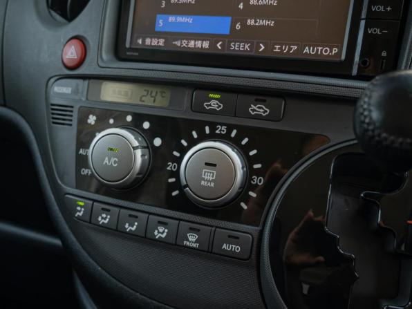 Toyota Sienta I Рестайлинг 2 с пробегом 2014 года, цена 1 325 000 рублей, 83097 км, компактвэн, Автокод Объявления