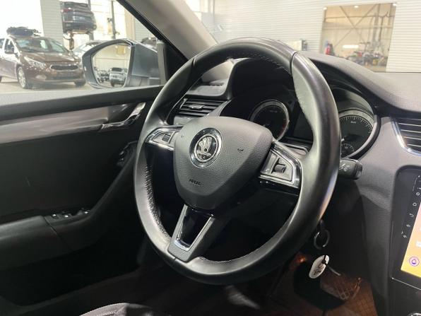 Skoda Octavia III (A7) Рестайлинг с пробегом 2018 года, цена 1 740 000 рублей, 157323 км, лифтбек, Автокод Объявления
