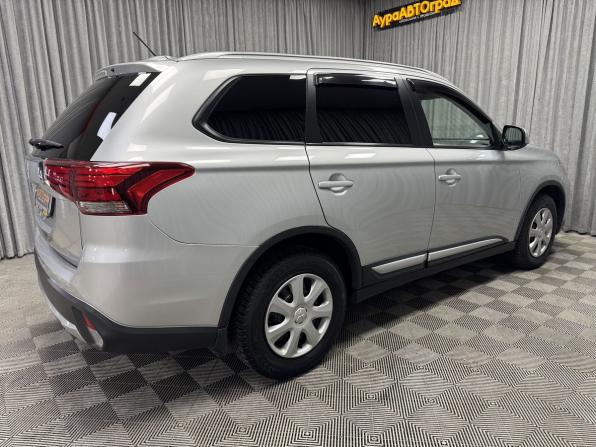 Mitsubishi Outlander III Рестайлинг 2 с пробегом 2015 года, цена 1 780 000 рублей, 185672 км, внедорожник, Автокод Объявления