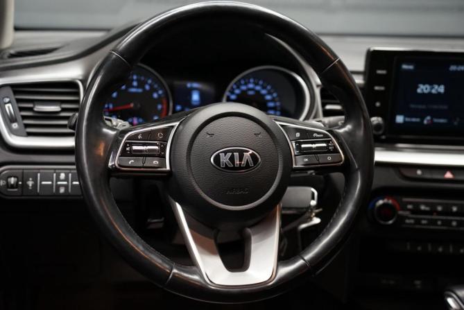 Kia Ceed III с пробегом 2021 года, цена 2 190 000 рублей, 76670 км, универсал, Автокод Объявления