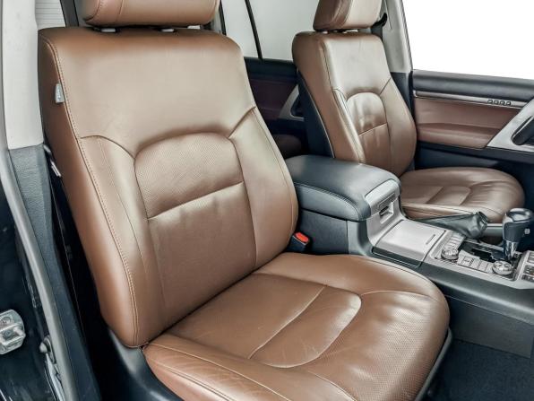 Toyota Land Cruiser 200 Series Рестайлинг 2 с пробегом 2017 года, цена 5 835 000 рублей, 167264 км, внедорожник, Автокод Объявления