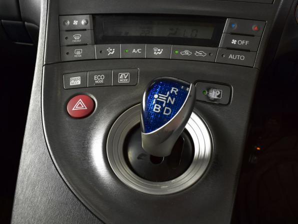 Toyota Prius III Рестайлинг (XW30) с пробегом 2012 года, цена 999 995 рублей, 188736 км, лифтбек, Автокод Объявления