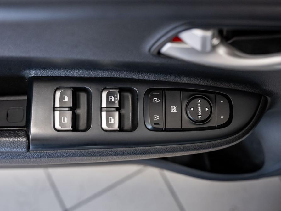 Kia Rio IV Ростов-на-Дону  - изображение 19