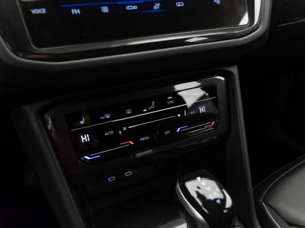 Volkswagen Tiguan II с пробегом 2020 года, цена 3 590 000 рублей, 98855 км, внедорожник, Автокод Объявления