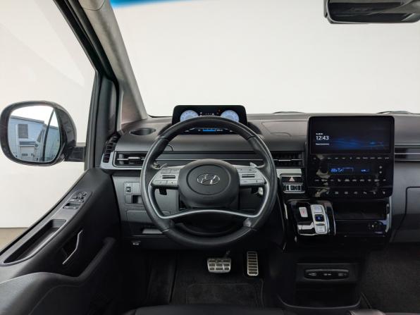 Hyundai Staria I с пробегом 2023 года, цена 4 850 000 рублей, 48774 км, минивэн, Автокод Объявления