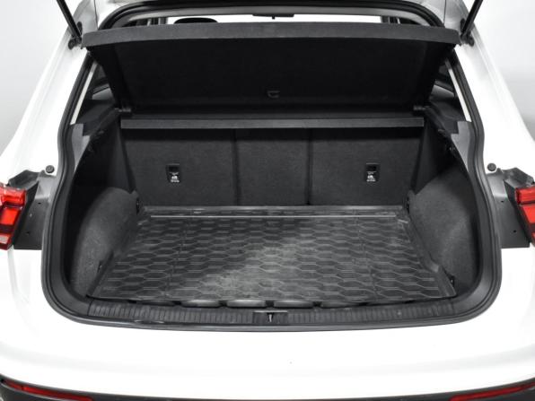 Volkswagen Tiguan II с пробегом 2018 года, цена 1 870 000 рублей, 90000 км, внедорожник, Автокод Объявления