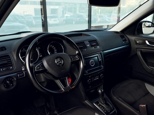 Skoda Yeti I Рестайлинг с пробегом 2017 года, цена 1 499 000 рублей, 109804 км, внедорожник, Автокод Объявления