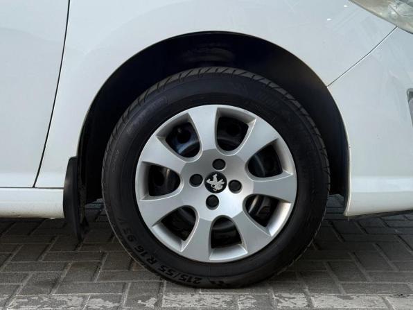 Peugeot 408 I с пробегом 2012 года, цена 549 000 рублей, 207000 км, седан, Автокод Объявления