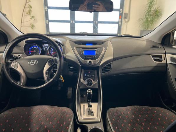 Hyundai Elantra V (MD) с пробегом 2012 года, цена 1 050 000 рублей, 197287 км, седан, Автокод Объявления