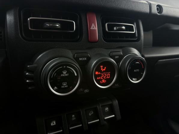 Suzuki Jimny IV с пробегом 2025 года, цена 3 650 000 рублей, 614 км, внедорожник, Автокод Объявления