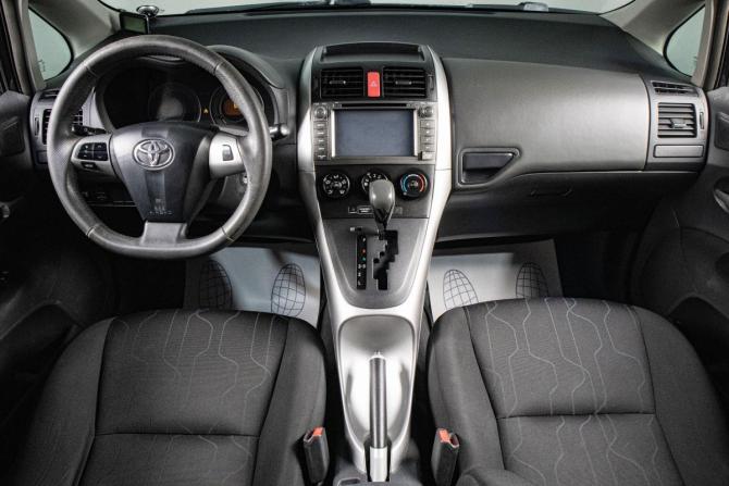 Toyota Auris I Рестайлинг с пробегом 2011 года, цена 1 019 000 рублей, 183900 км, хэтчбек, Автокод Объявления