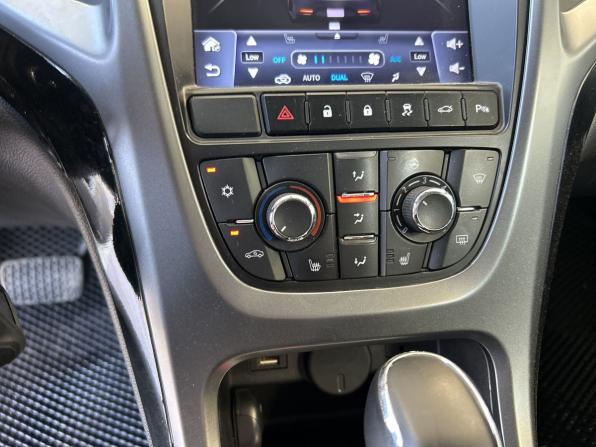 Opel Astra J Рестайлинг с пробегом 2012 года, цена 759 000 рублей, 184244 км, хэтчбек, Автокод Объявления