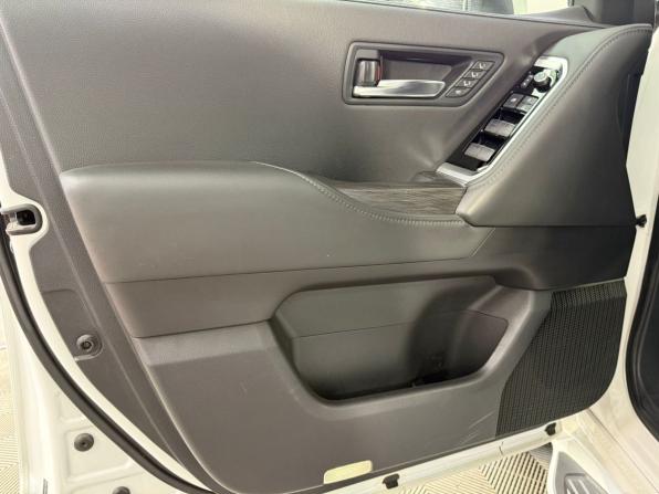Toyota Land Cruiser 300 Series с пробегом 2021 года, цена 9 895 000 рублей, 109633 км, внедорожник, Автокод Объявления