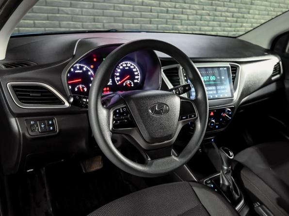 Hyundai Solaris II с пробегом 2017 года, цена 1 450 000 рублей, 61164 км, седан, Автокод Объявления