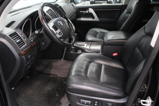 Toyota Land Cruiser 200 Series Рестайлинг 1 с пробегом 2013 года, цена 3 569 000 рублей, 351564 км, внедорожник, Автокод Объявления