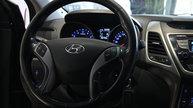 Hyundai Elantra V (MD) Рестайлинг с пробегом 2014 года, цена 1 135 000 рублей, 156738 км, седан, Автокод Объявления