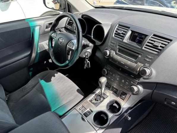 Toyota Highlander II (XU40) Рестайлинг с пробегом 2012 года, цена 2 300 000 рублей, 91727 км, внедорожник, Автокод Объявления
