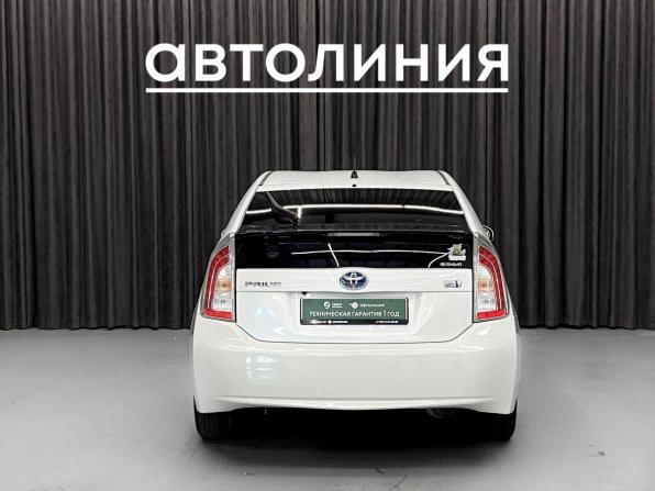 Toyota Prius III Рестайлинг (XW30) с пробегом 2013 года, цена 950 000 рублей, 325000 км, лифтбек, Автокод Объявления