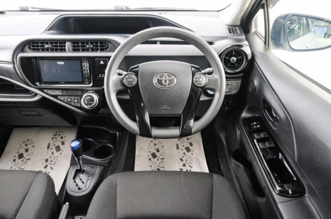 Toyota Aqua I Рестайлинг с пробегом 2016 года, цена 999 000 рублей, 177224 км, хэтчбек, Автокод Объявления