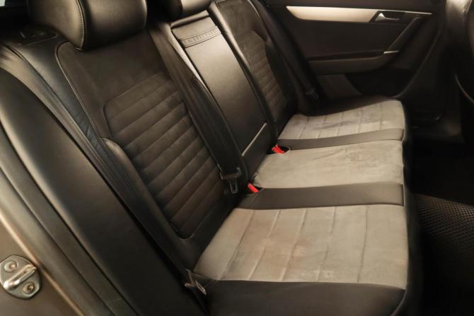 Volkswagen Passat B7 с пробегом 2011 года, цена 1 049 000 рублей, 215571 км, седан, Автокод Объявления