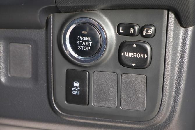 Toyota Wish II с пробегом 2010 года, цена 1 099 000 рублей, 215555 км, минивэн, Автокод Объявления