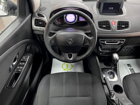 Renault Fluence I Рестайлинг с пробегом 2015 года, цена 895 000 рублей, 181368 км, седан, Автокод Объявления