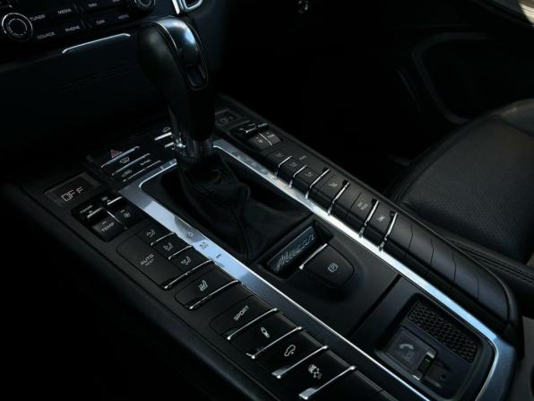 Porsche Macan I с пробегом 2016 года, цена 3 876 400 рублей, 92141 км, внедорожник, Автокод Объявления