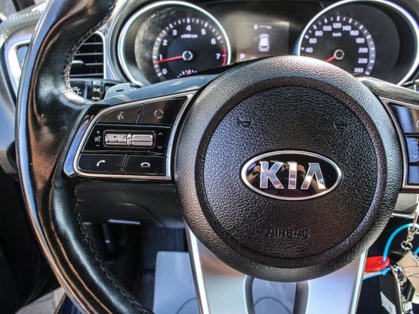 Kia Ceed III с пробегом 2021 года, цена 1 999 000 рублей, 66450 км, универсал, Автокод Объявления