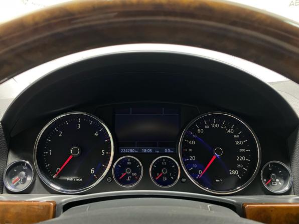 Volkswagen Touareg I Рестайлинг с пробегом 2008 года, цена 897 000 рублей, 224276 км, внедорожник, Автокод Объявления