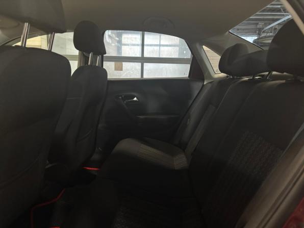 Volkswagen Polo V Рестайлинг с пробегом 2016 года, цена 949 000 рублей, 167000 км, седан, Автокод Объявления