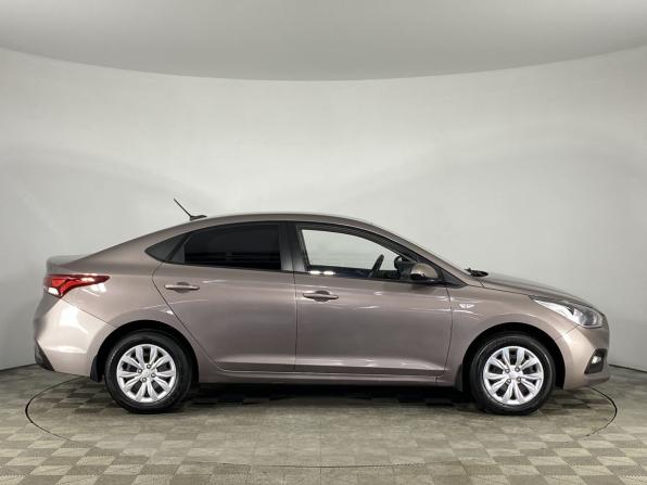 Hyundai Solaris II с пробегом 2018 года, цена 1 385 000 рублей, 131990 км, седан, Автокод Объявления